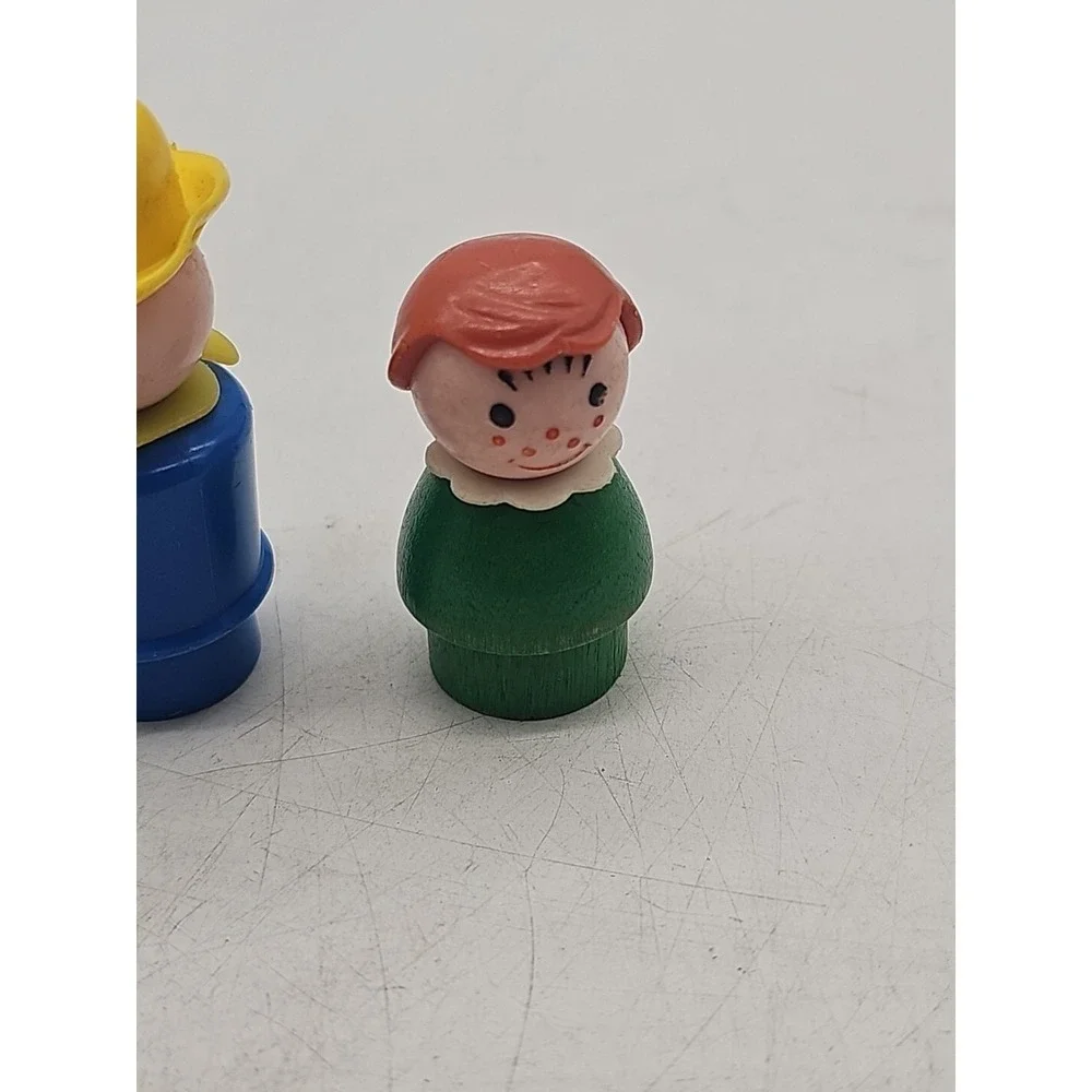 Vintage Fisher Price Little People Hard Plastic Figures Family 1 Wood  Lot Of 4